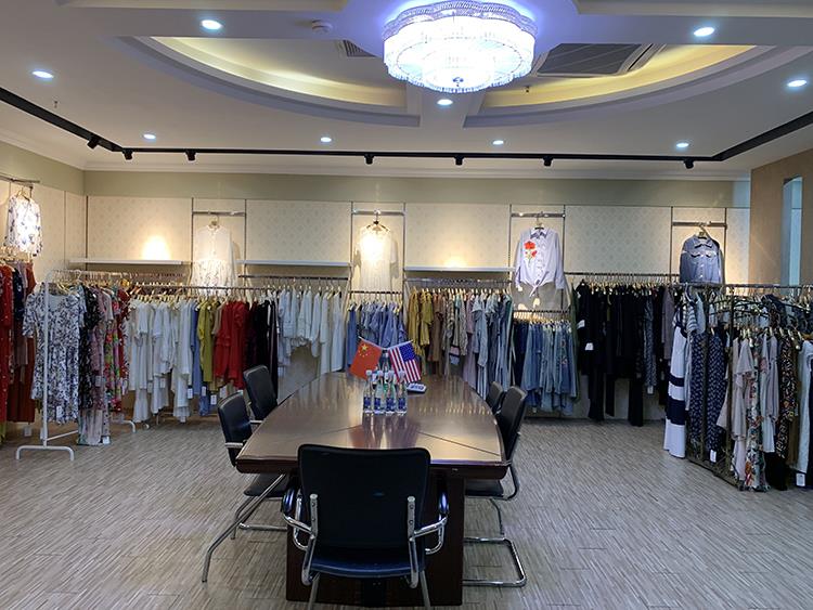 product-1-1 show room